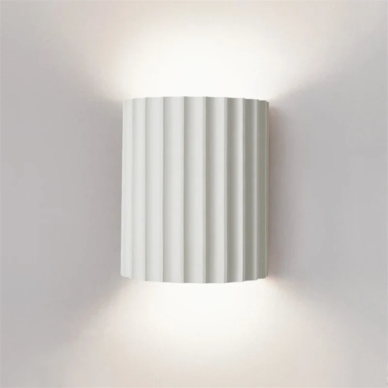 Nordic Modern Resin Wall Lamp in White